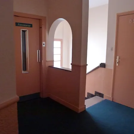 ホテル ラ クロワ デ ノルディストゥ ルルド