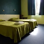 Hotel Croix Des Nordistes 2* Lourdes